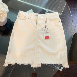 White denim skirt from Zara